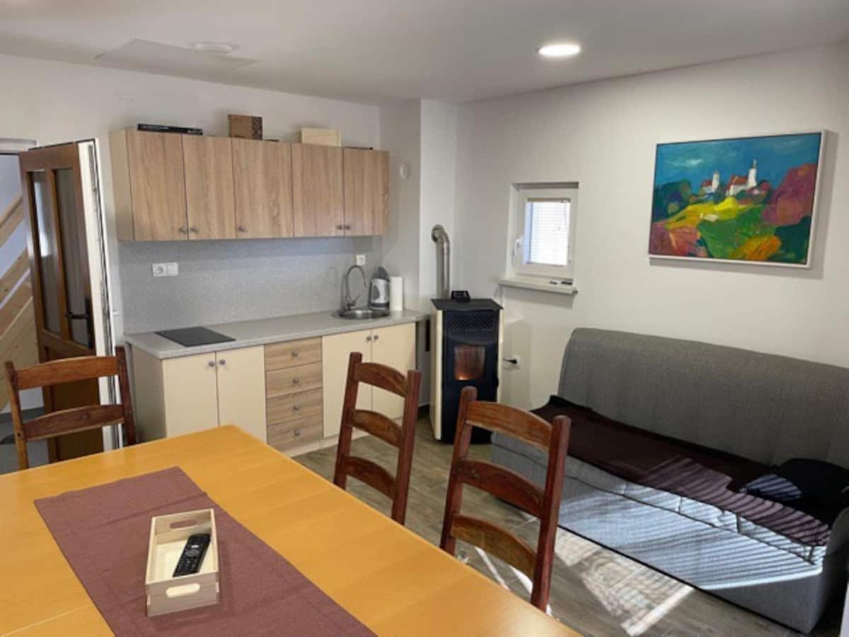 Holiday House Zlacka Gorca Pristava pri Mestinju المظهر الخارجي الصورة